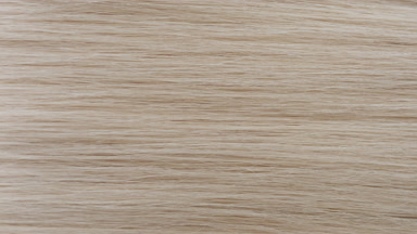 Light reflection passes through blonde hair