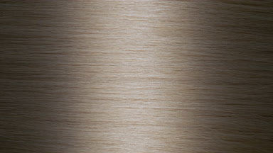 Light reflection passes through blonde hair