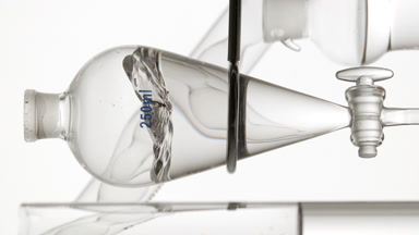 Ethoxydiglycol solution injection forms waves in liquid