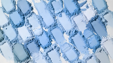 Blue Shades of Powder Heaps with Dynamic Lighting