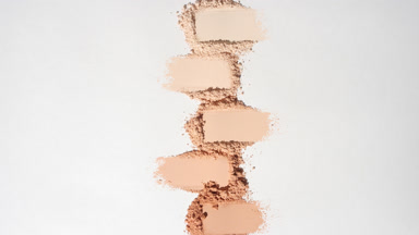 Beige Loose Powder Streaks with Fluid Shadows