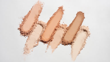 Beige to Brown Powder Smears in Dynamic Lighting