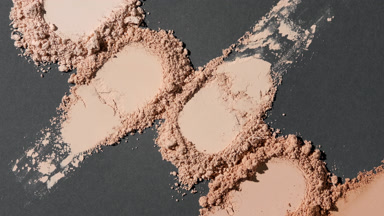 Close-Up of Aligned Beige to Brown Powder Streaks